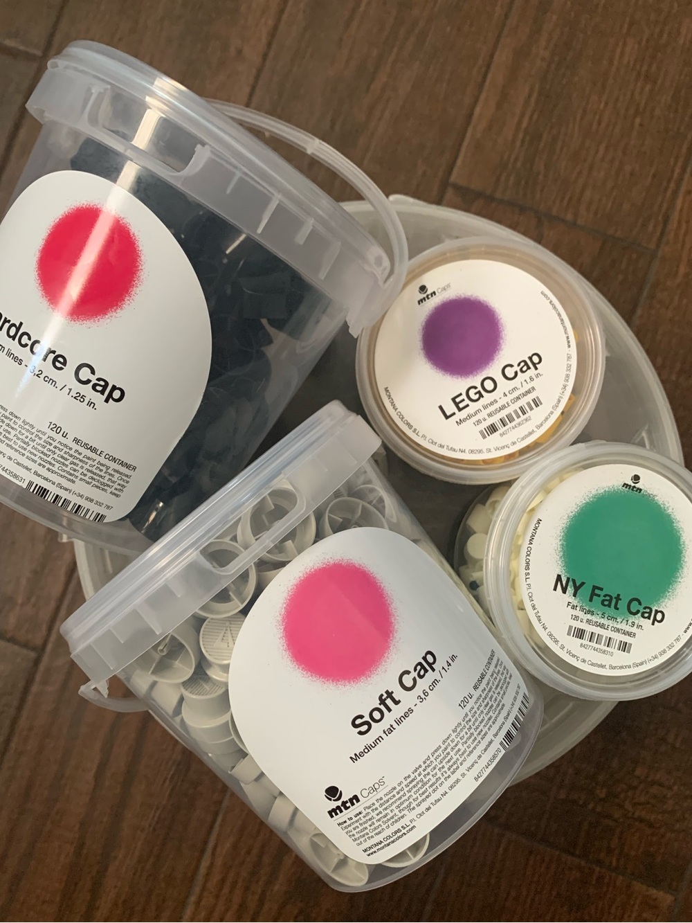 Spray caps